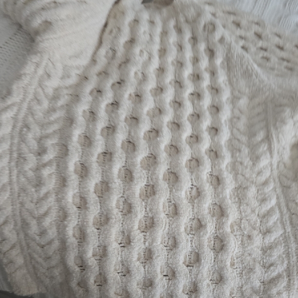 J. Crew New With Tag Cream Cotton Blend Bouclé Cable-Knit Sweater - Picture 5 of 7